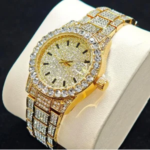 Women Luxury Elegant Iced Diamond Quartz Wristwatch